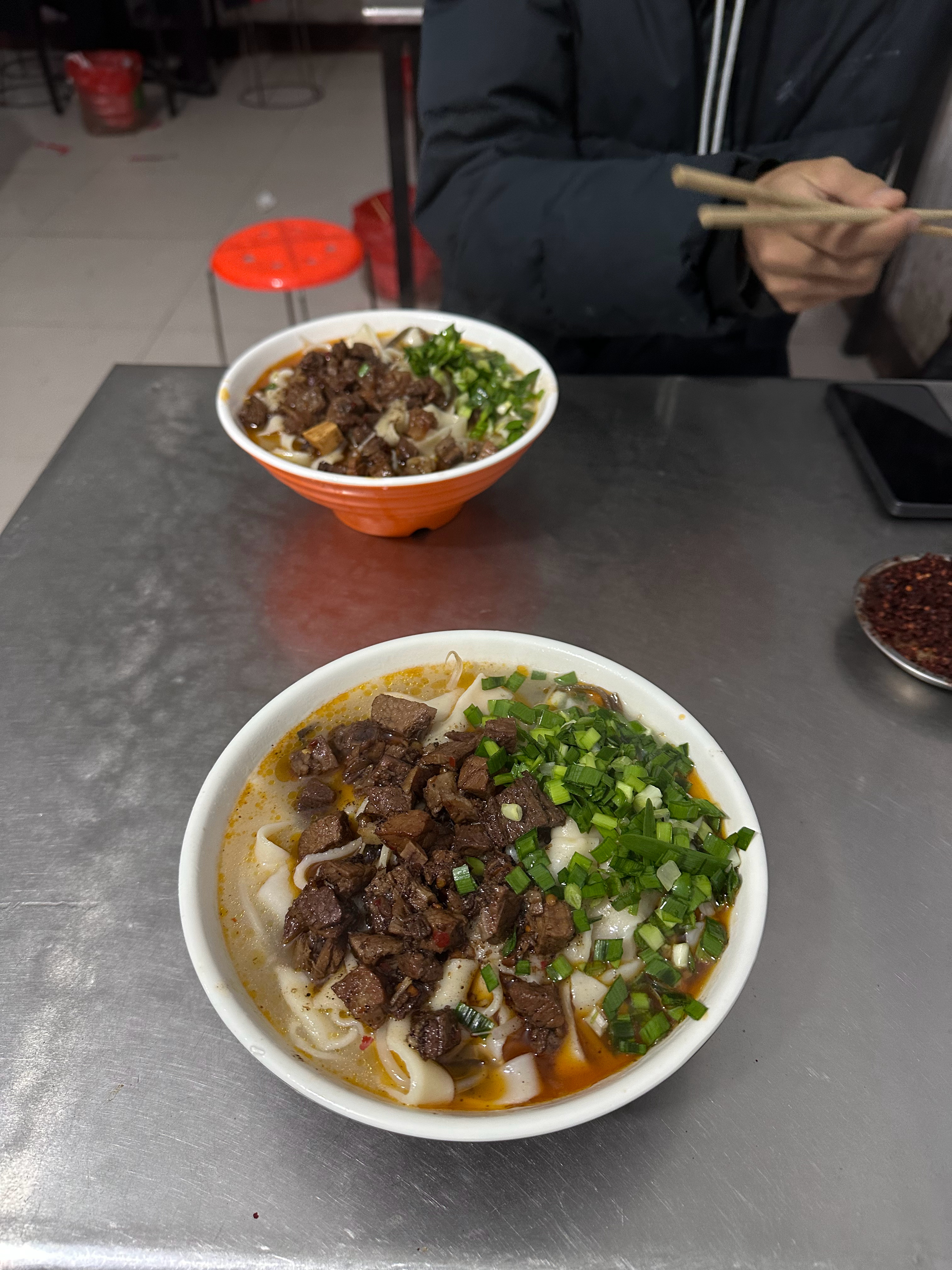 带粉丝吃正宗烩面 