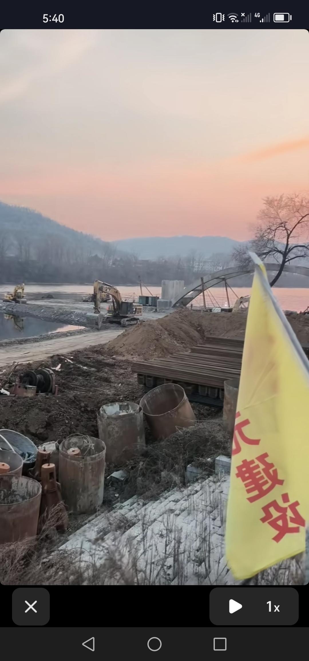 吉林红石大桥已拆除完毕，整个江面显得空荡荡的，期待新桥早日开工建设。

吉林红石