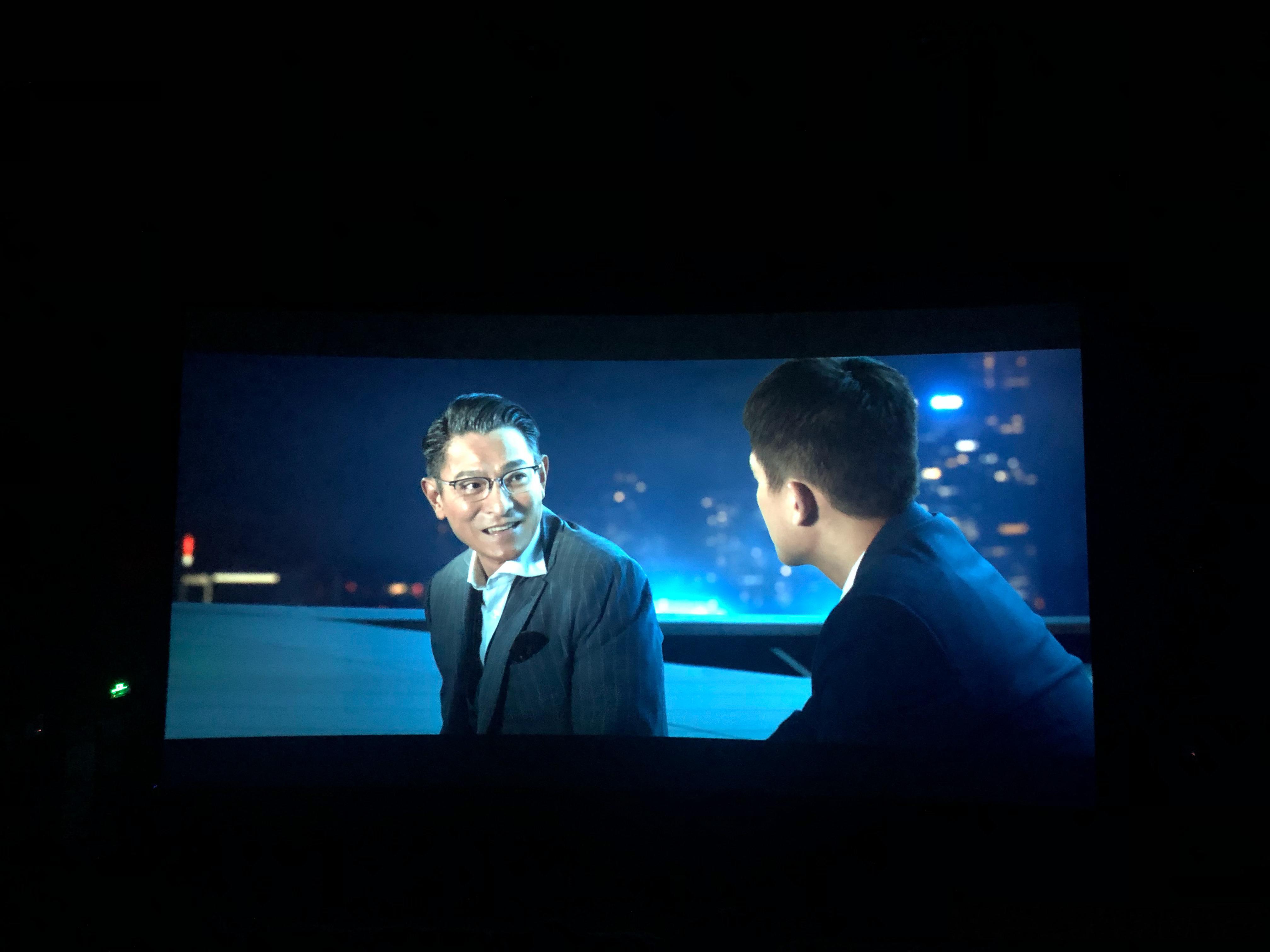 天！刘德华的演技咋变得这么做作？尴尬死了！难怪电影票房不怎么样，真的是没法看。看