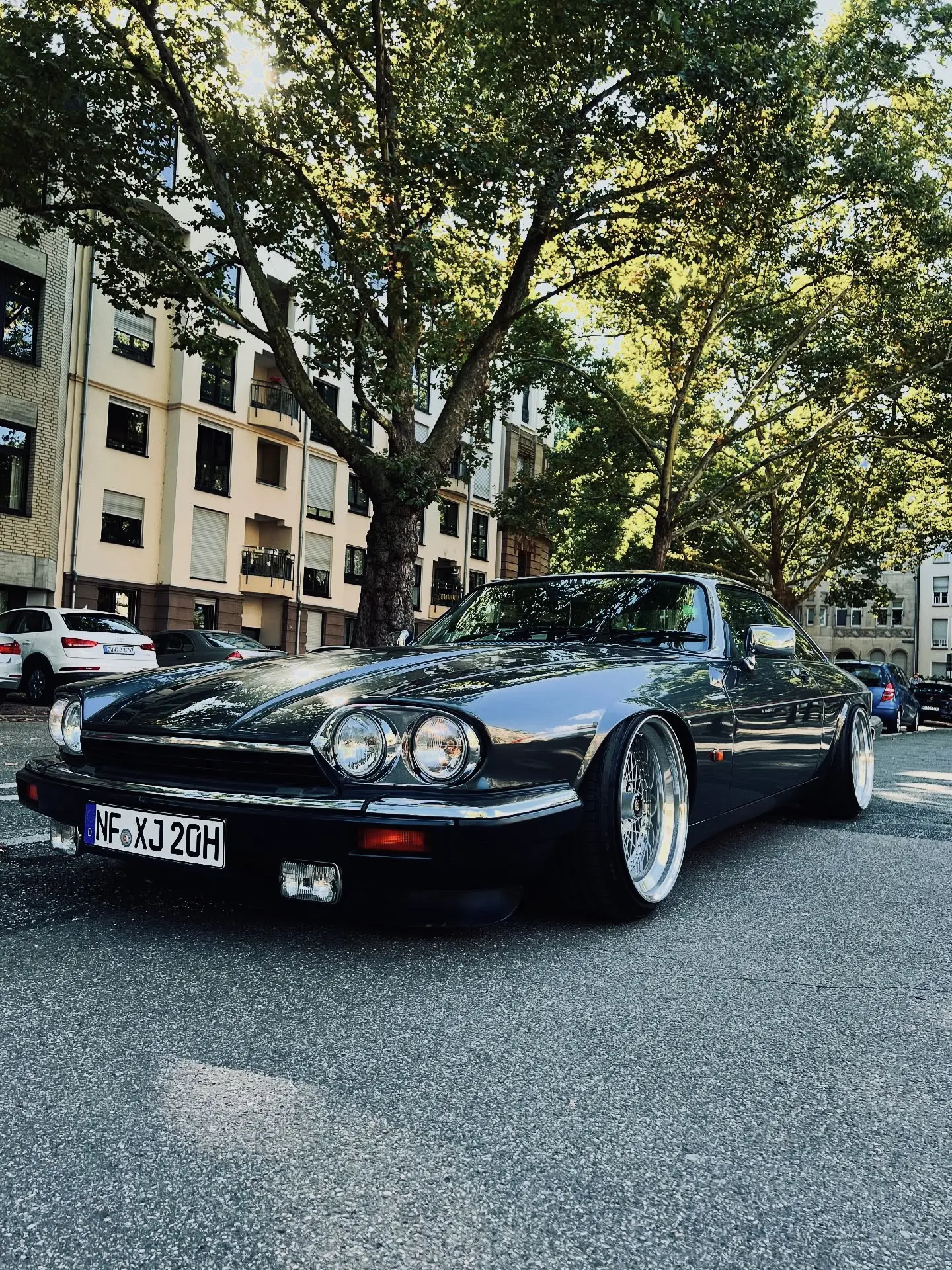 Jaguar XJS V12，1988年。
