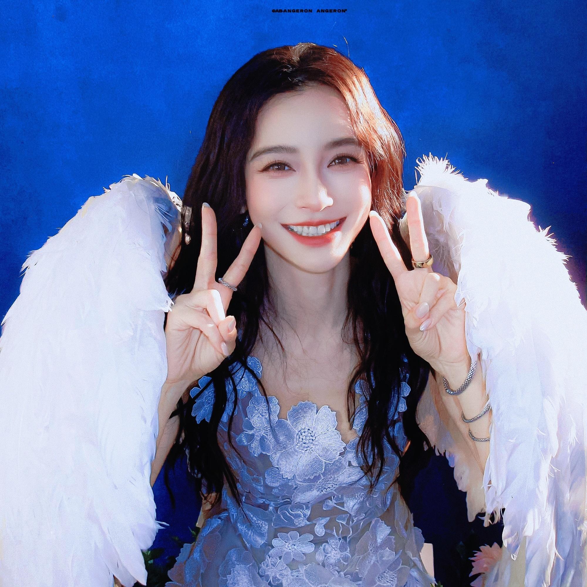 包贝尔曾调戏还没离婚的Angelababy少带你鼻神[无聊][无聊]勿cue事业