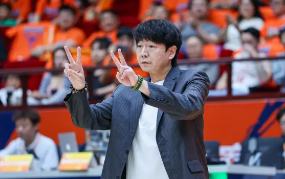 邱彪：今天我也是很欣慰，第四节大家在被动的情况下没泄气