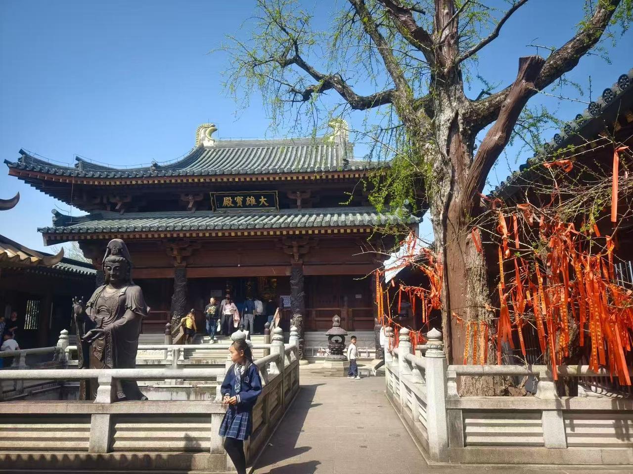 湖南湘潭游，昭山古寺美景攻略🌿
📍湘潭市岳塘区昭山示范区昭山风景区内
（直接