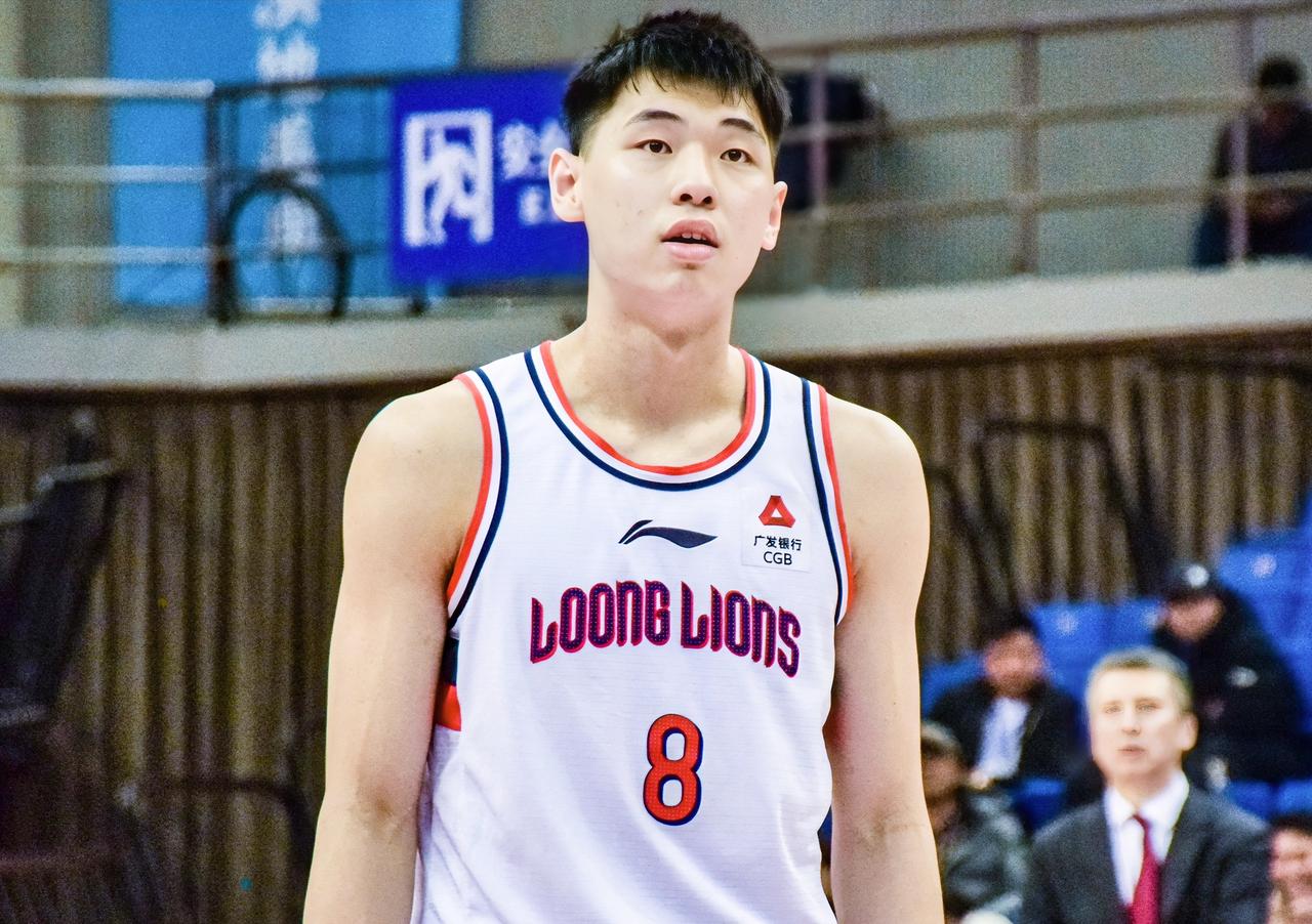 廖三宁：小崔，你咋不来北控啊？？？
崔永熙：这也不是我能决定的啊！广州都发话了，
