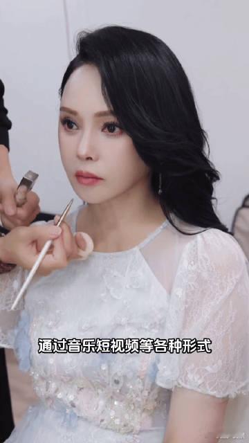 伊能静在上海的归属感 上海用包容让她扎根，走出这里还能领略北京厚重、杭州茶香，祖