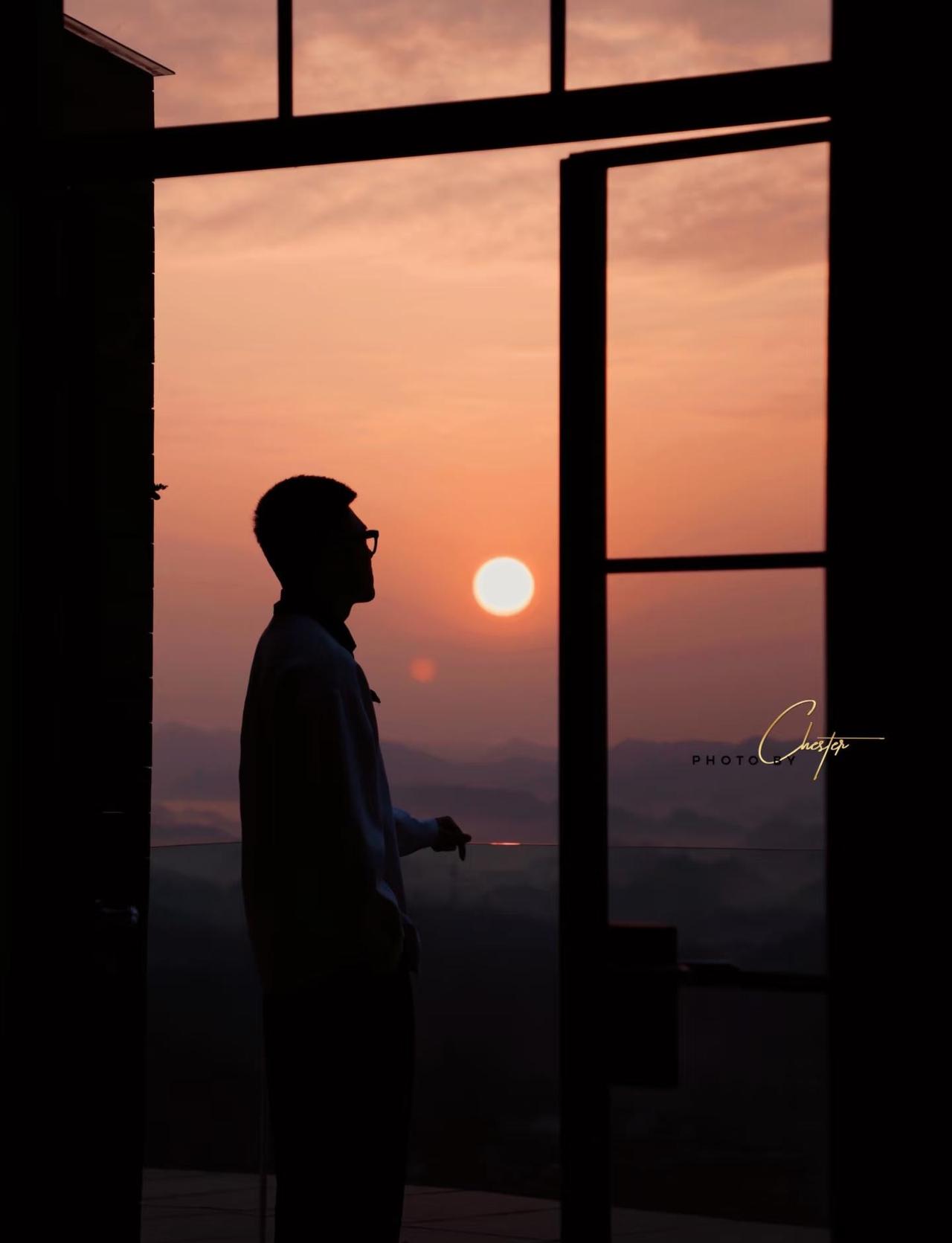 成都周边 | 1️⃣小时直达的绝美日出观景台
大过年的，
被某日出爱好者拉出来住