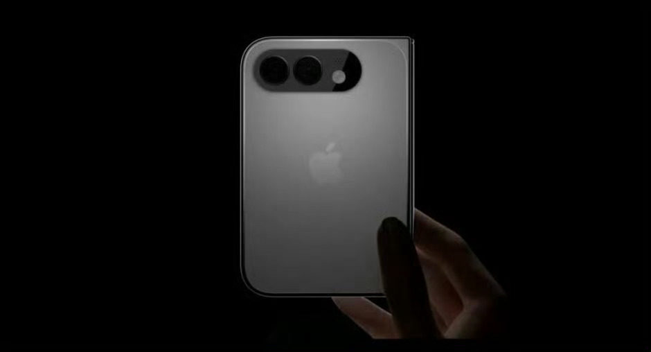 iPhoneFold再曝渲染图真的太像 oppo find N2 了。去年我还用