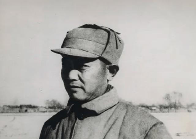 1949年5月的应城，刚解放的县城还飘着硝烟味。

酒过三巡，郭仁泰突然放下酒杯