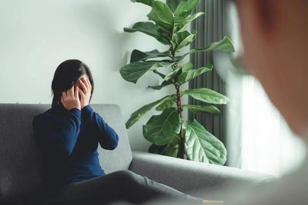 底线难容！
1月28日，失踪13年的患精神病女硕士卜某被找回，其“丈夫”张某军获