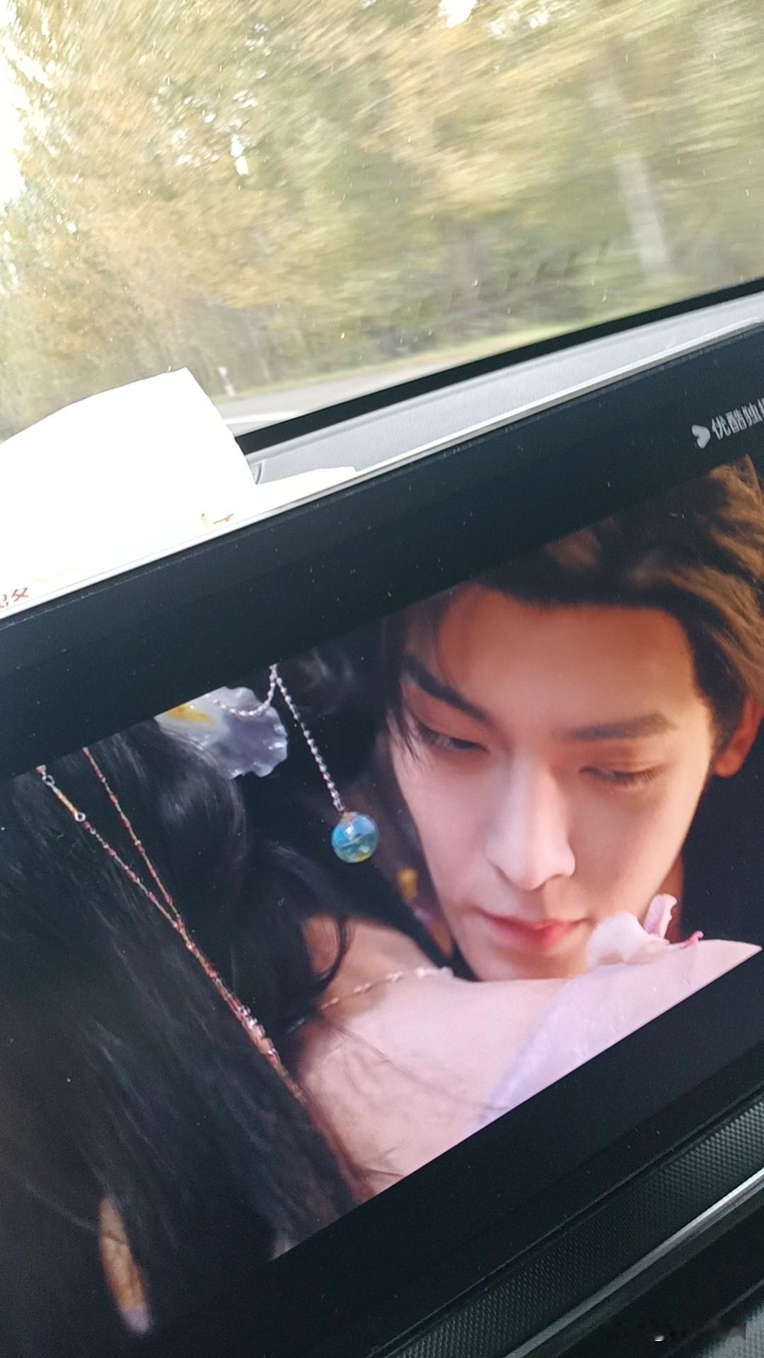 人这一辈子，最大的智慧不是硬扛所有，而是懂得给自己松绑
 
人这一辈子，
最大的