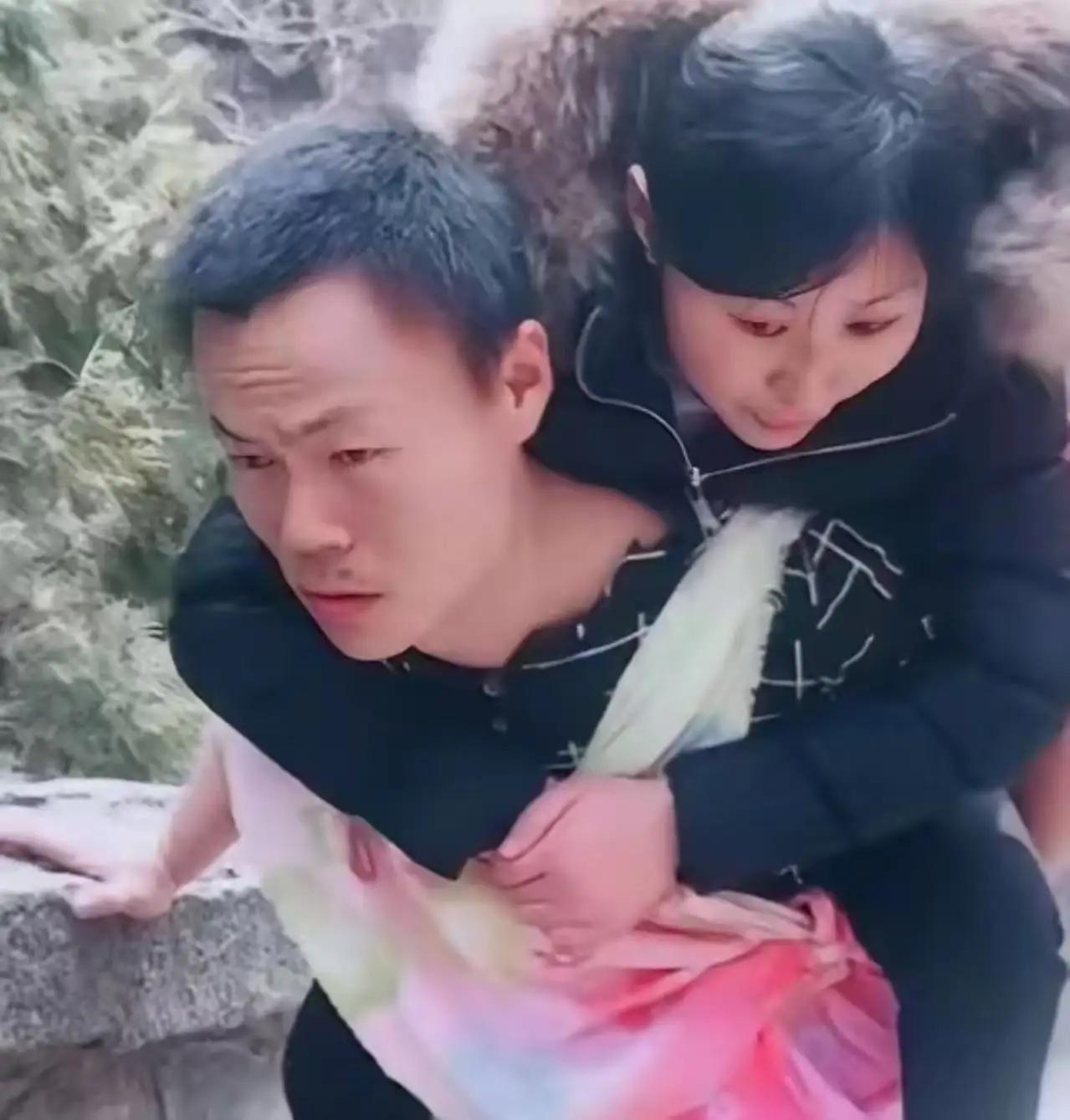 世间最动人的，向来不是甜言蜜语，而是风雨患难中的不离不弃；最可贵的，并非一时心动