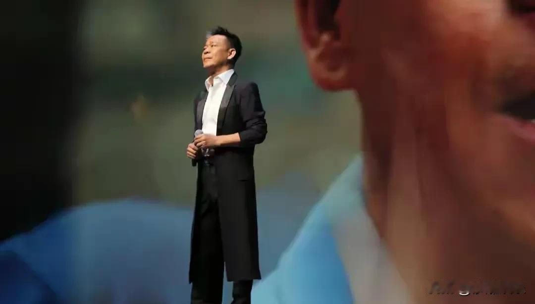孙浩带窦骁、王晓晨吃超大碗油泼面！

7月22日，演员孙浩在社交平台晒出一组聚餐
