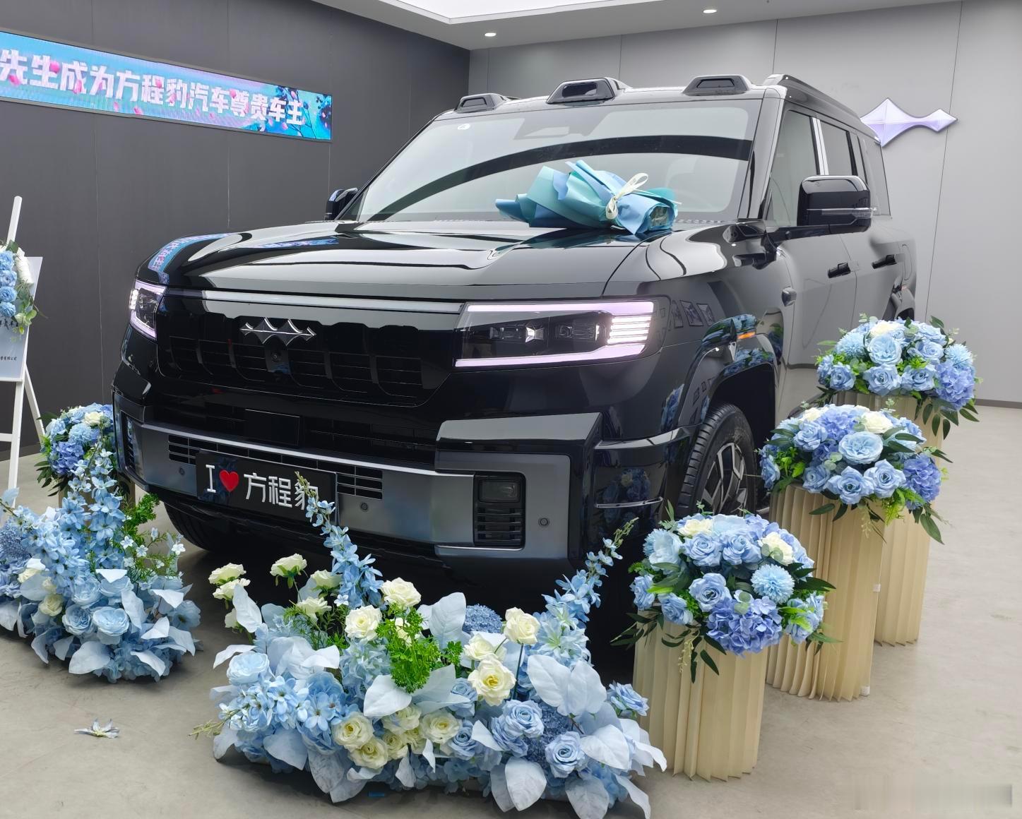 之前家里那台宝马X3，我觉得开着还行，但我老公总念叨不智能，加上我俩超爱爬山，他