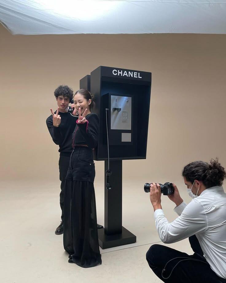 曝韩籍经纪人长期性骚扰艺人在韩国娱乐产业中，许多经纪人每日从清晨5点或6点就开始