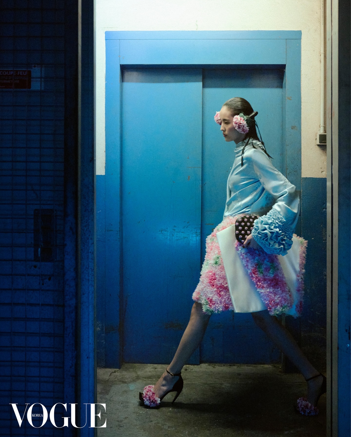 韩版VOGUE四月刊拍摄的一组Dior 2026春夏高级订制系列大片。创意总监J