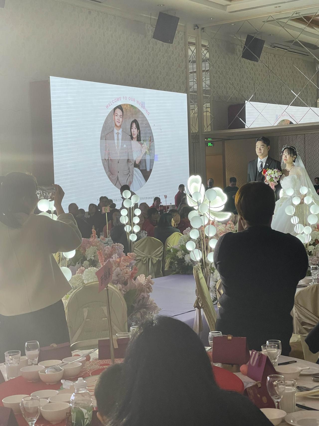 就要过年了，时间过得真快，元旦一过，这年就紧挨着来了。今年大家都不容易，不管是学