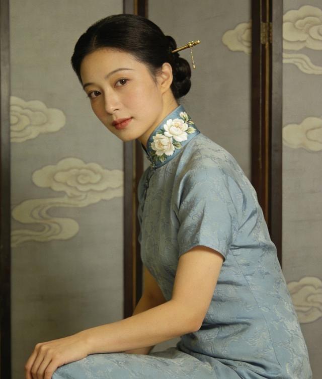 1961年，18岁的马月兰，被时年58岁的伯父马步芳非法控制。可没过几个月，马步