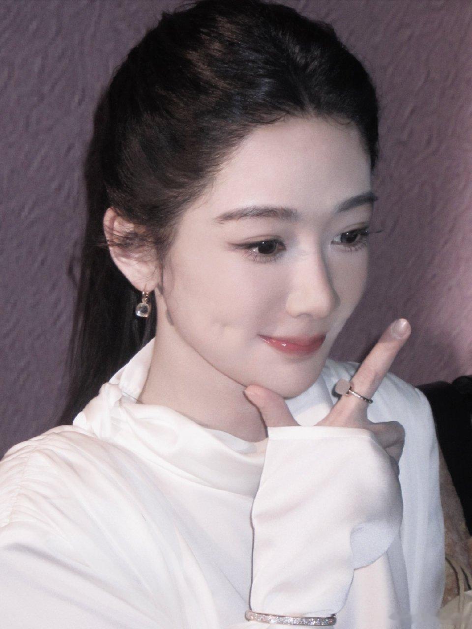 杨紫  yz杨紫李祯yz杨紫家业你是乱花欲渐中唯一用青睐燃烧的星火燎原【杨紫李祯