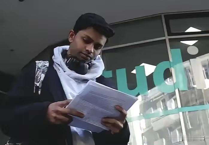 德国驱逐4500名左右印度留学生

4500名印度留学生要被德国赶走了，太让人唏