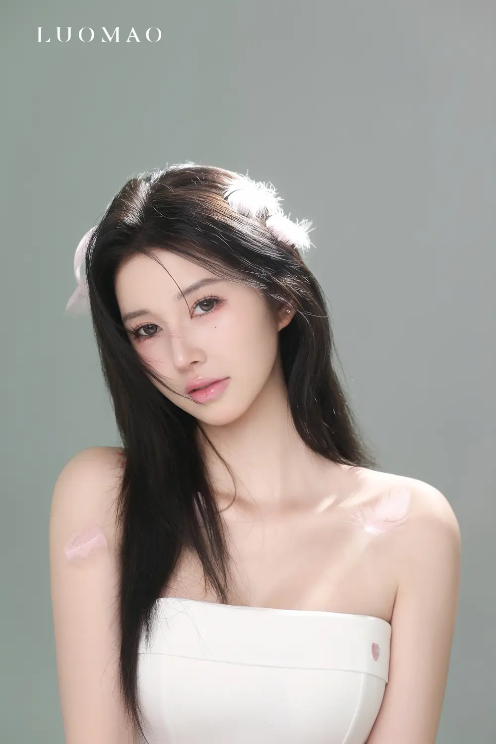 美神降临✨粉色纯欲羽毛肖像 氛围感拉满了。清透高级的少女肖像 一场羽毛...