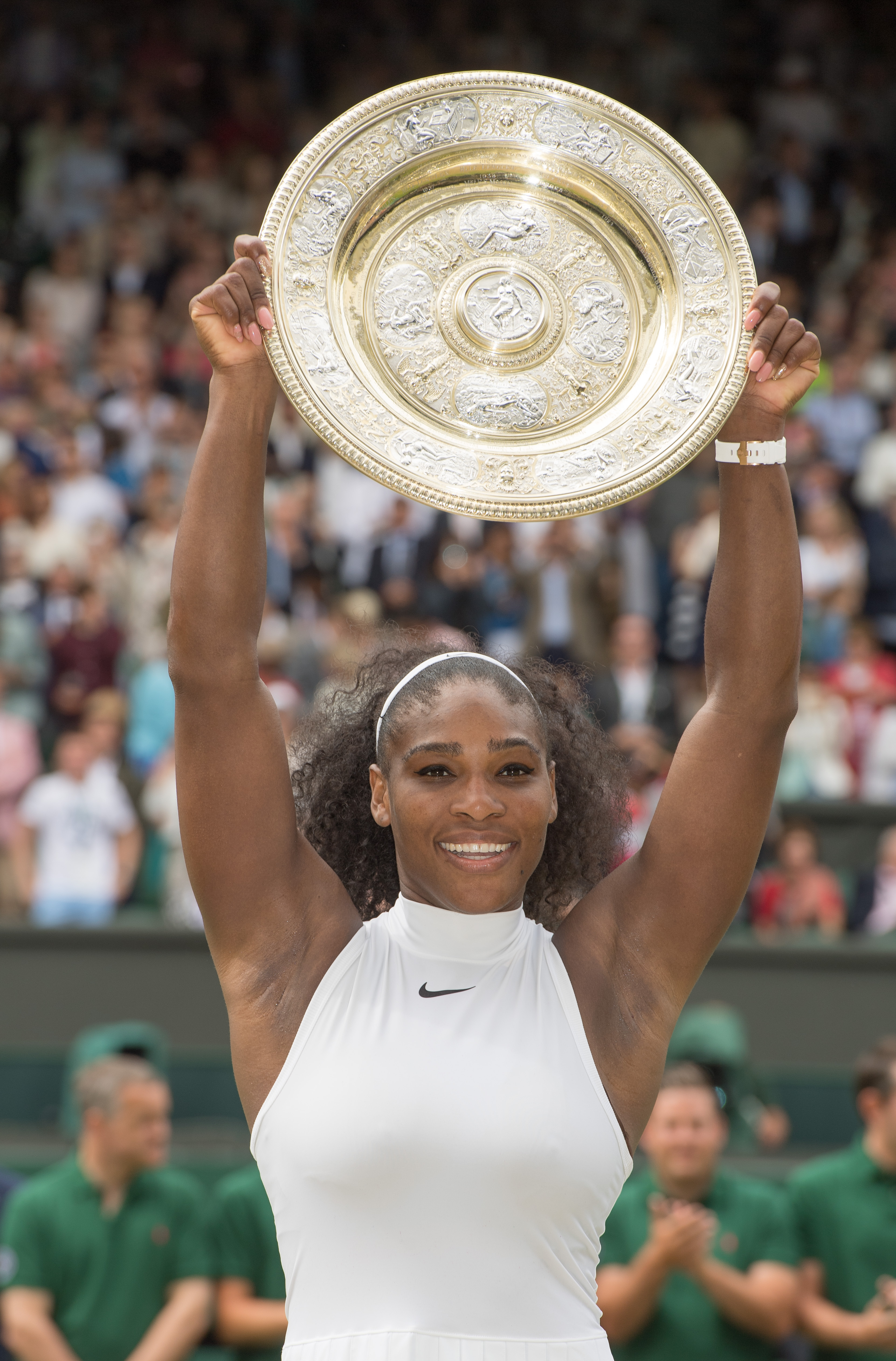 世界在她脚下，她以剑开道，也以花见心祝我们的女皇小威廉姆斯生日快乐💜追求卓越 