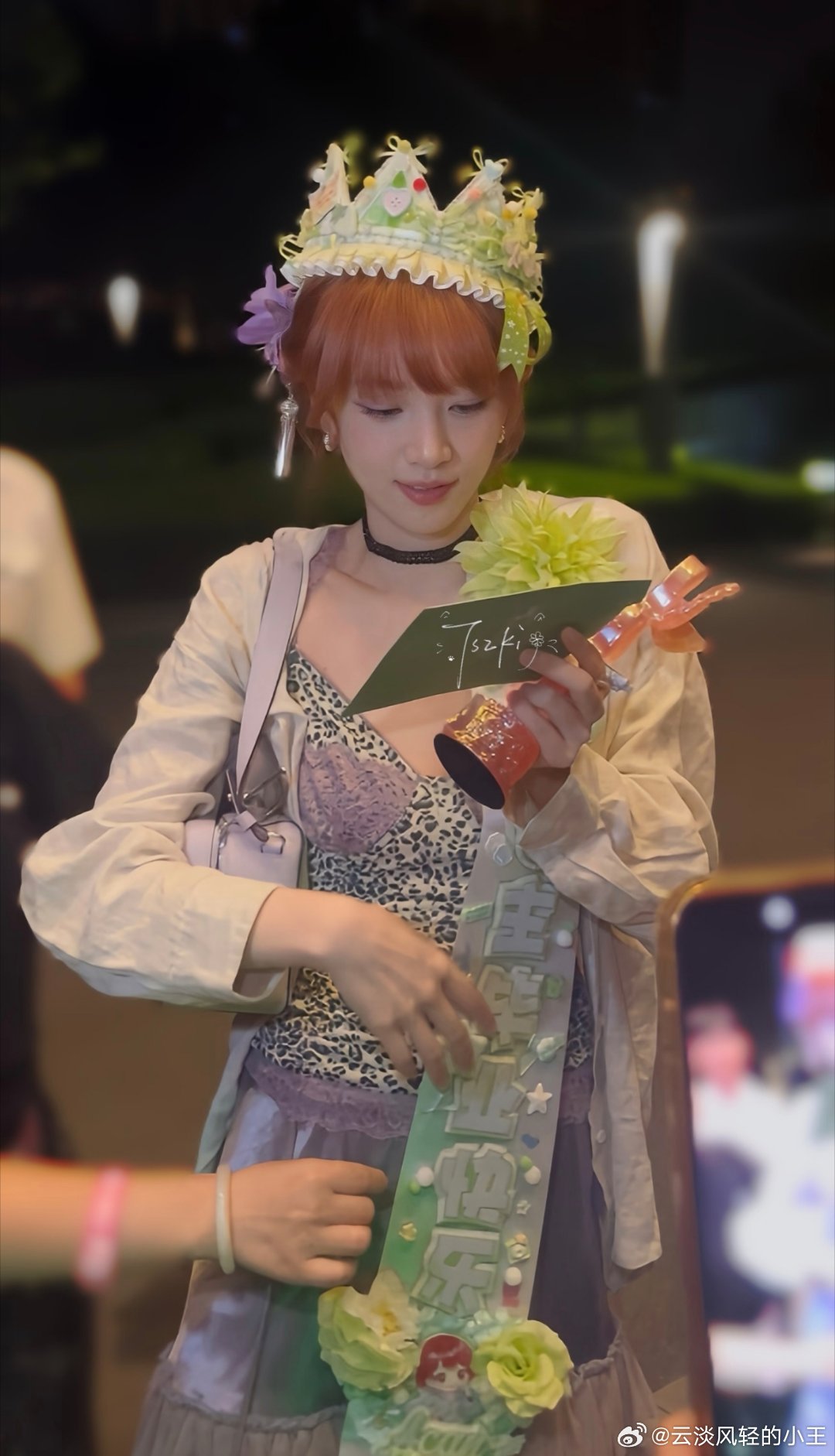 黄灿灿成团夜造型全世界最好的姐姐，我们会一直一直支持你。真的好喜欢她的穿搭风格，
