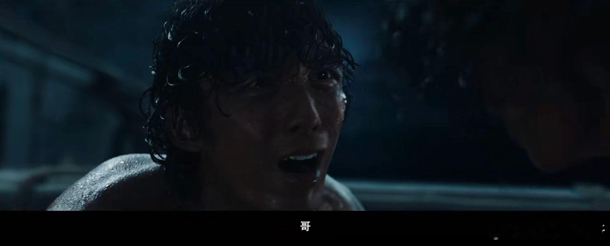 哥哥会骂你但绝不会丢下你 谁不为《东极岛》的兄弟情落泪！阿赑和阿荡吵得再凶，生死