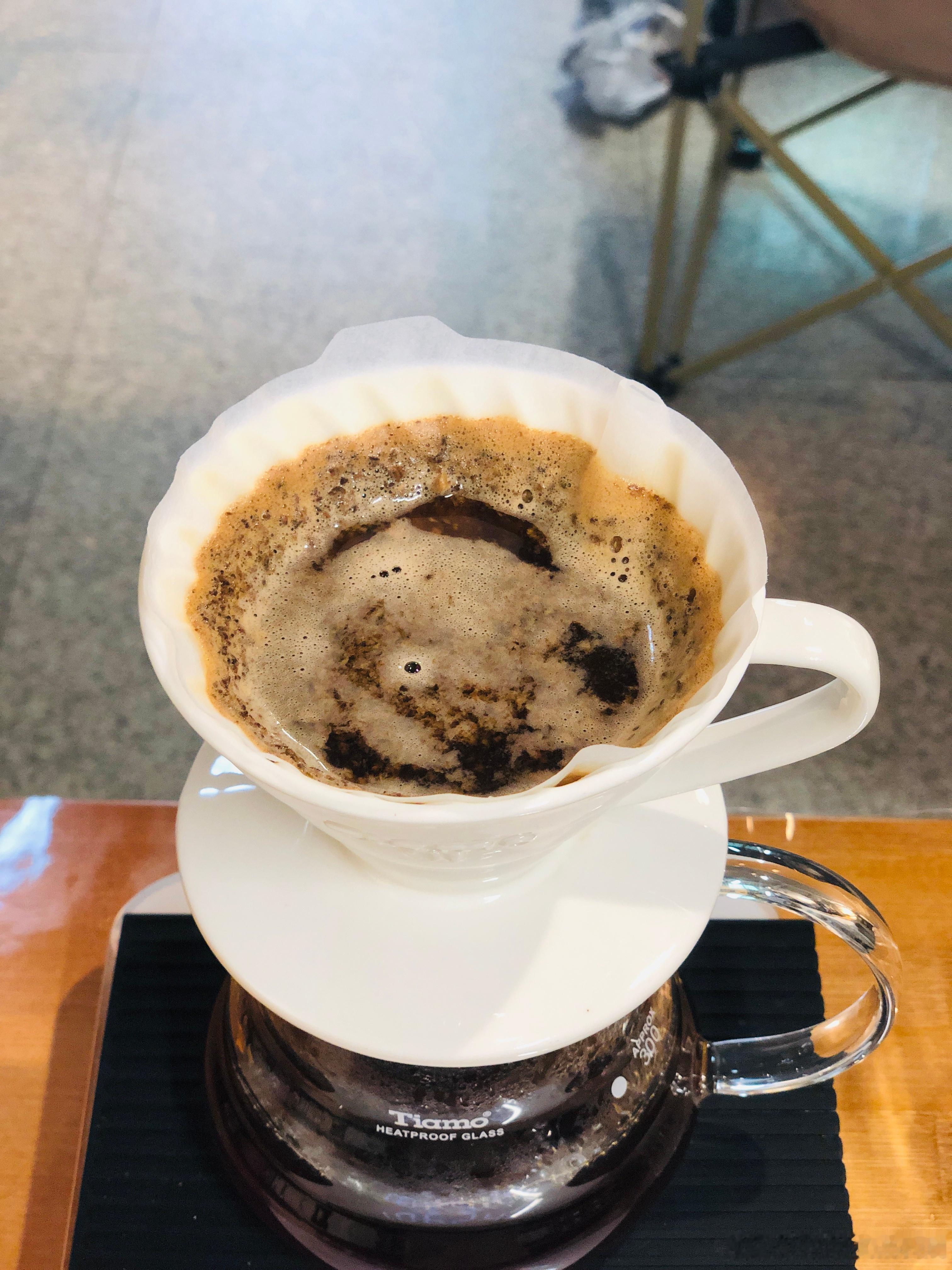 上午外出美式不够喝，下午回工作室继续手冲☕️，来杯哥伦比亚希望庄园粉波旁水洗🫘