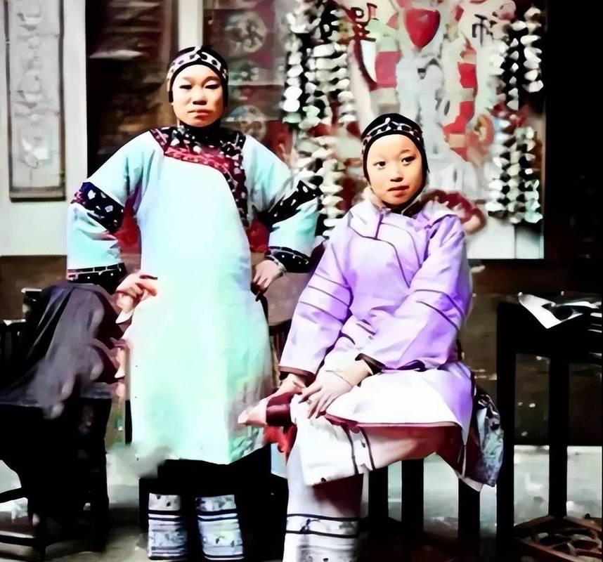 《唐律疏议》写得明白，奴婢"律比畜产"，法律上跟牲口、田宅是同一类财产。

这不