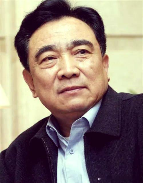 你觉得鲍国安适合饰演哪位足球教练？ ​​​