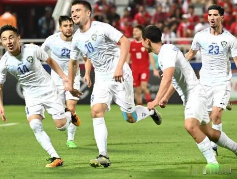 北京时间5月3日23:30，U23亚洲杯决赛，日本和乌兹别克斯坦争夺冠军，两支球