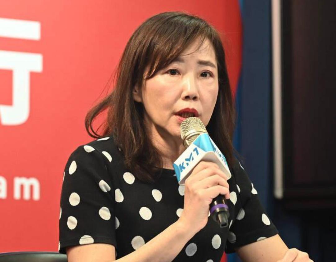 尹乃菁辞职国民党文传会主委，原因是“个人健康因素”，从任职到辞职，历时两个月。