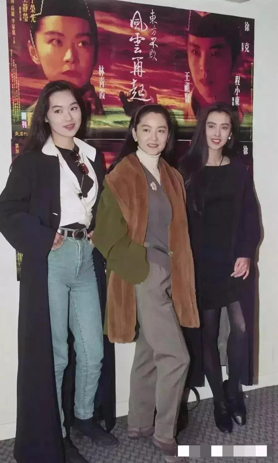 三位美女同台，最美的是不是右边的那一位呢？

相比之下，无论是在身材和气质方面，