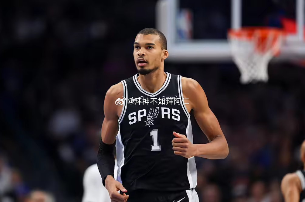 NBA常规赛，马刺以115-102战胜76人。赢下这场比赛后，马刺拿到本赛季60