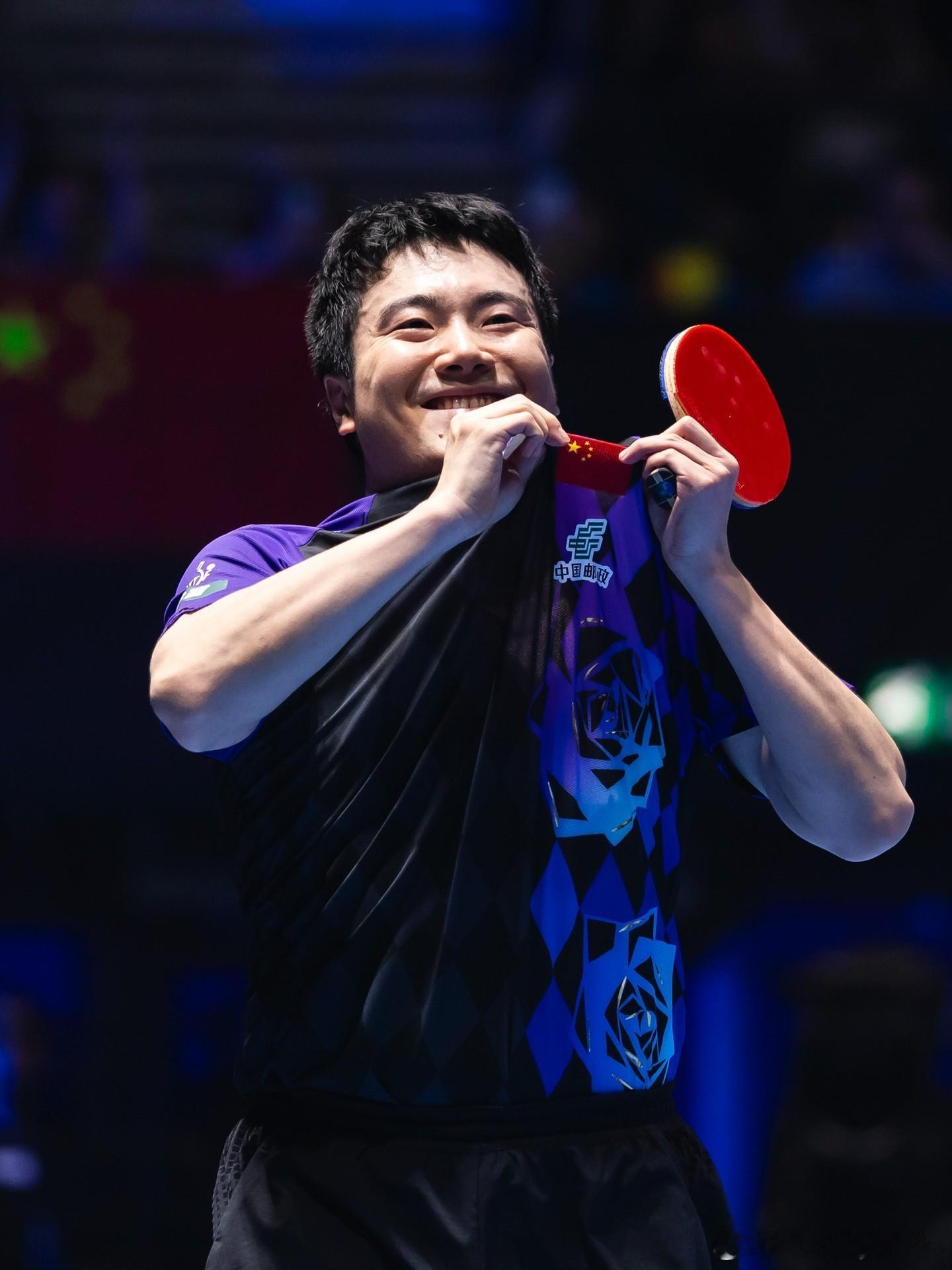 梁靖崑vs张本智和wtt：梁靖崑在与张本智和惊心动魄的3-2激战后为中国队先拔头