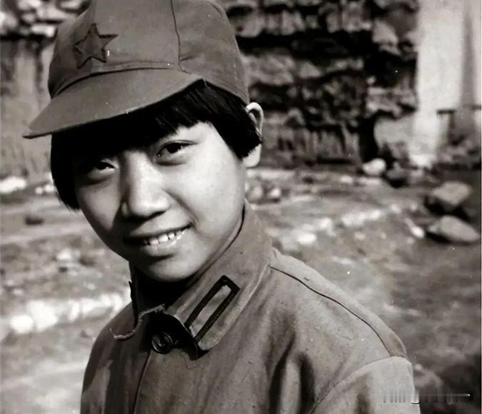 1936年，马家军截获了一个落单的12岁的小红军。谁料，这“小屁孩”却说：“你们