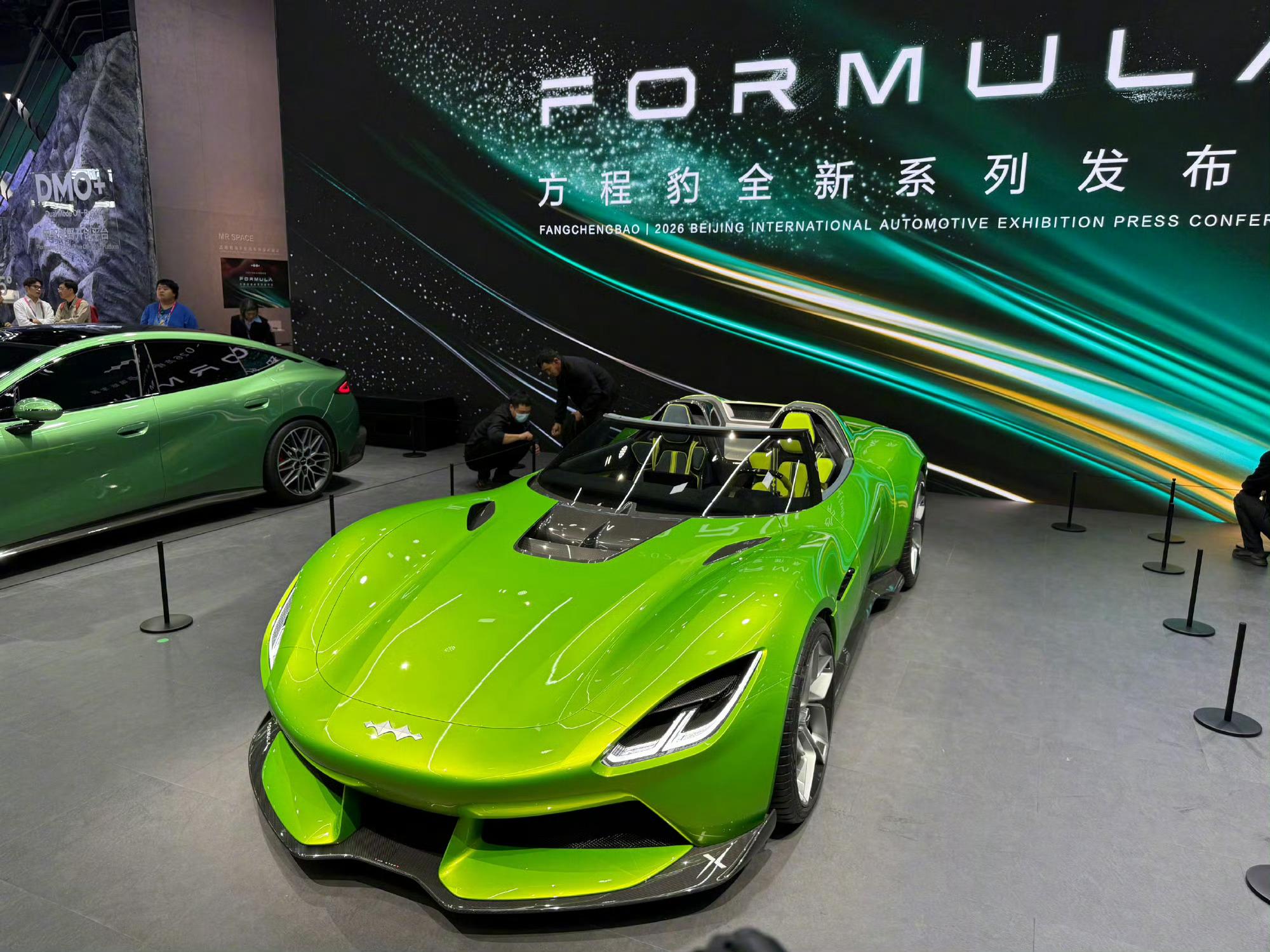 北京车展隐藏玩法汽场全开 北京车展集中亮相多款汽车黑科技本届北京车展汇聚全球前沿