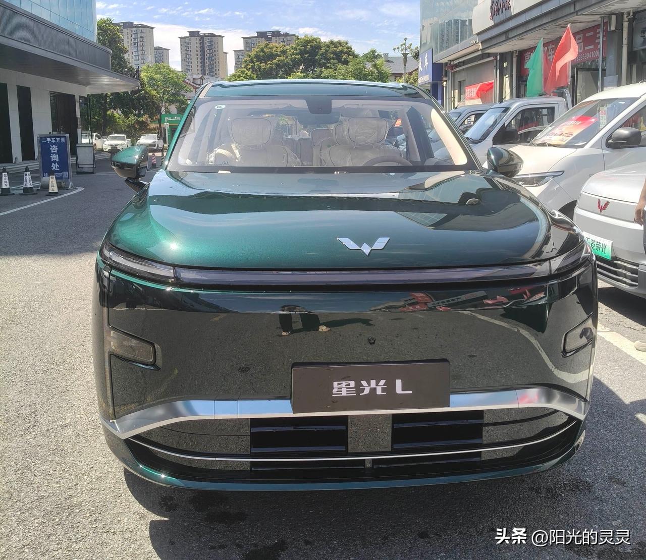 十万级“卷王”诞生！五菱星光L凭什么吊打同级六座车？
谁也没想到，真正把正经大六