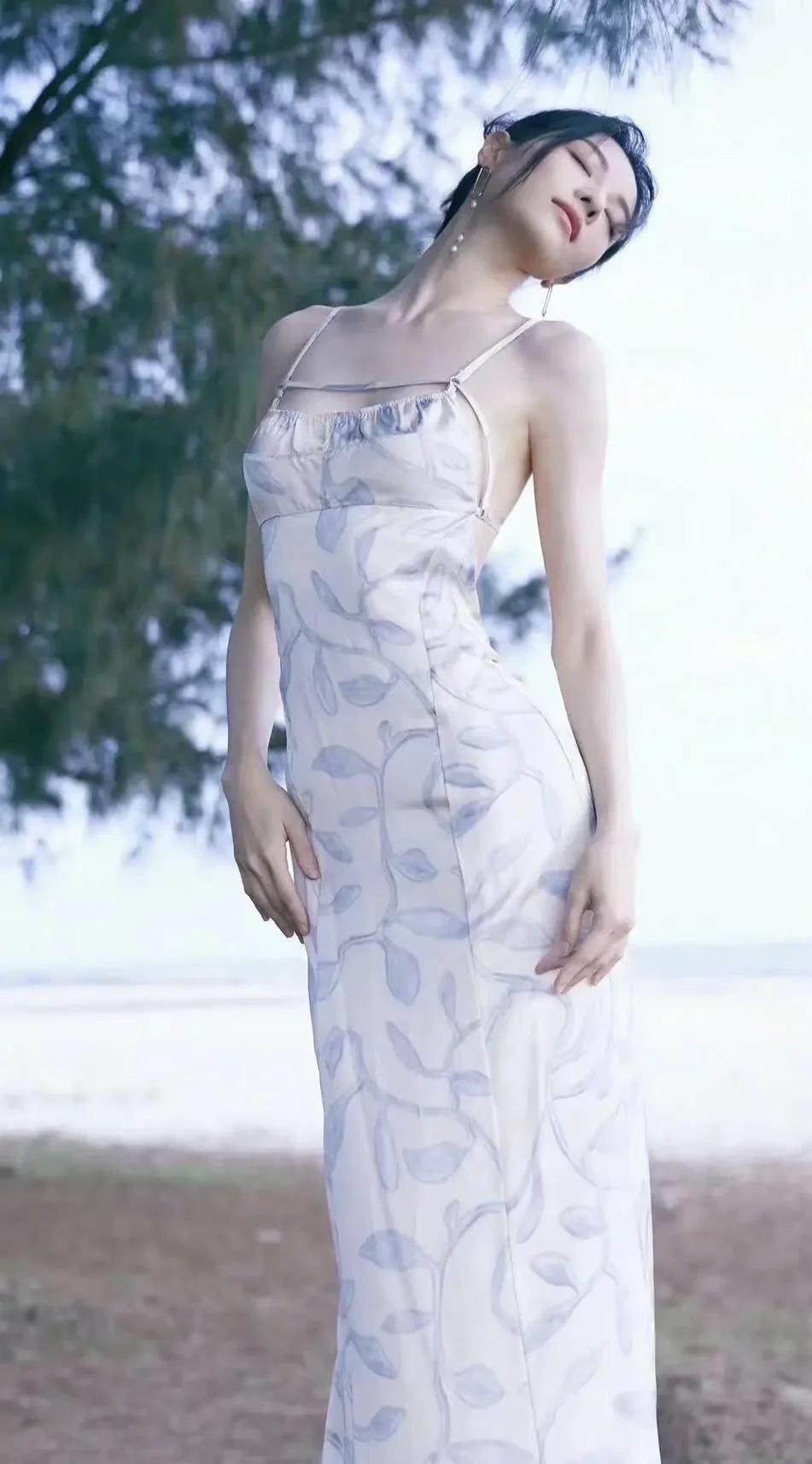 这一生太难，想被你哄着过完， 这一生太短，想与你共度每天。