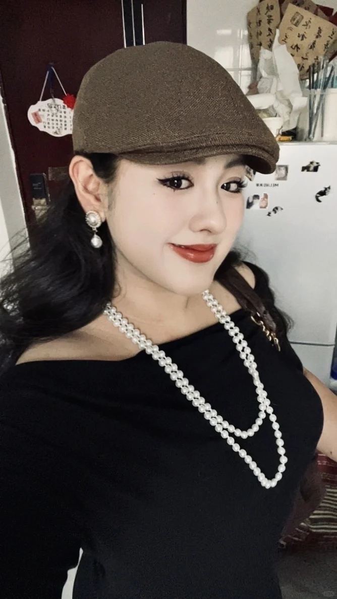 “告诉Anmy姐 我一会就到…”