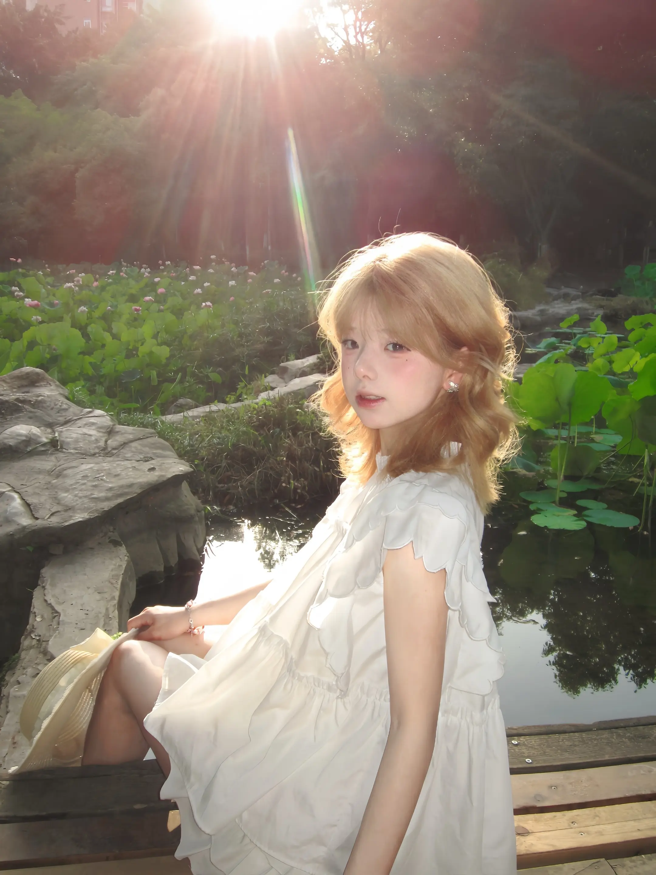 我假装信步闲庭不去看你的眼睛