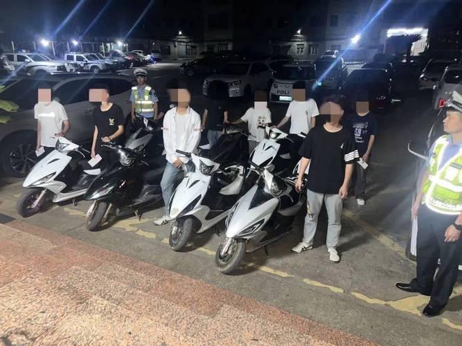 刚满18岁，没驾照，半夜骑“鬼火”炸街，一千块罚款直接上门！

乐山这个小伙儿，