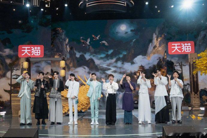 唐俪辞在好六街 是谁在等唐俪辞？《水龙吟》人气角色空降，今晚锁定好六街不见不散。