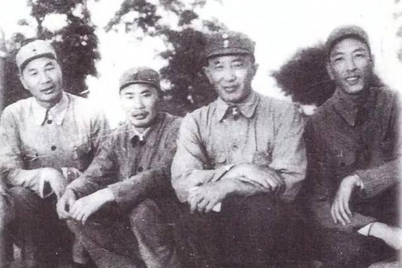 在解放战争中，有一个多次被毛主席提及、非常著名的“杨罗耿兵团”，即杨得志任司令员