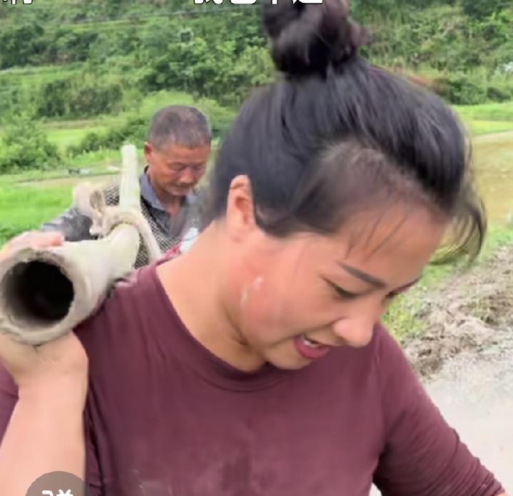 “锄禾日当午，汗滴禾下土，谁知盘中餐，粒粒皆辛苦。”致敬！可亲可敬的农民们。