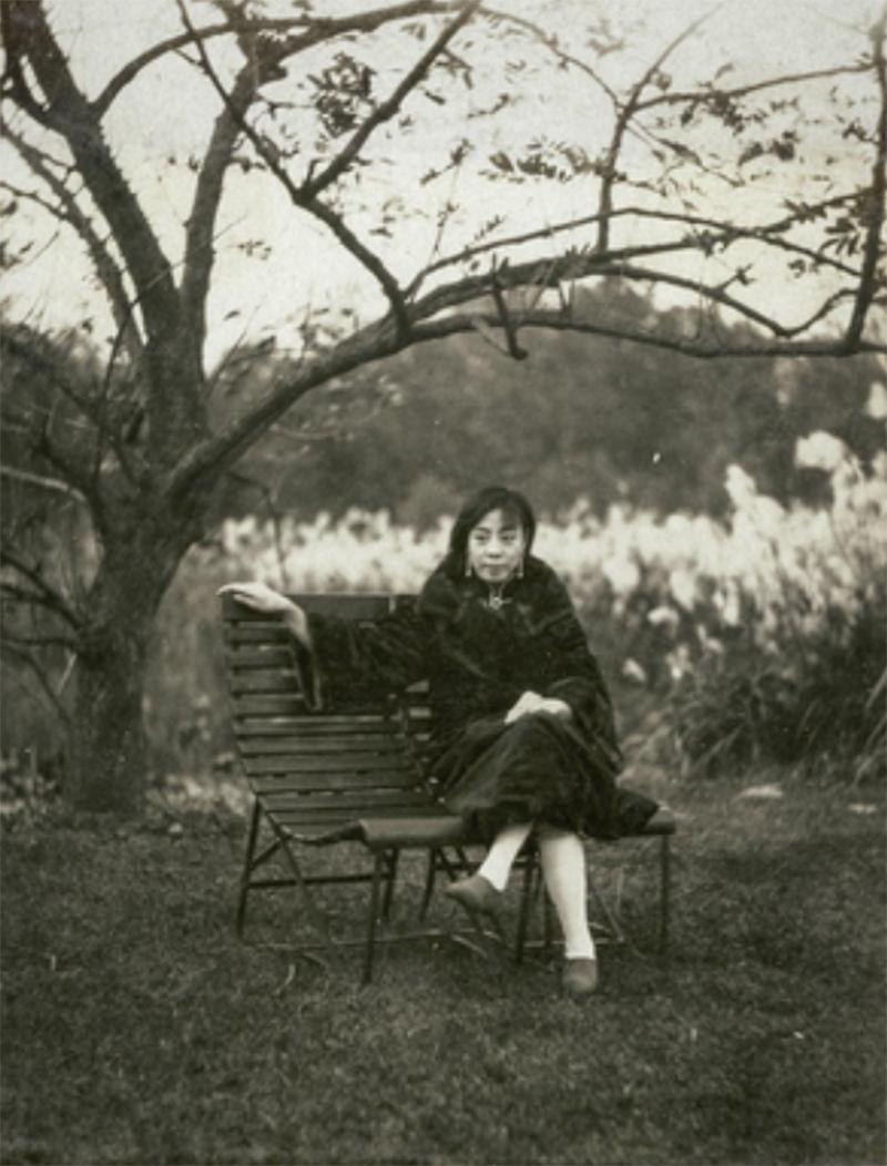 雪艳琴（1906年—1986年），原名黄咏霓，雪艳琴是艺名，出生于北京，回族，中