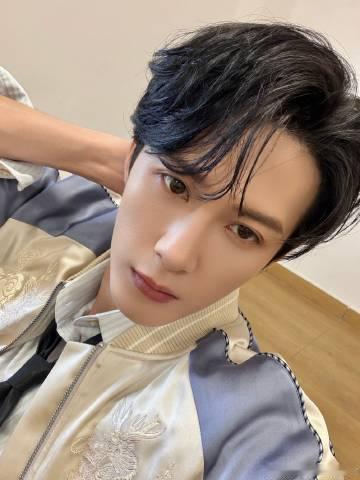 檀健次演唱会前失声檀健次说不能去就挂着吊瓶去 谁懂啊，看到热搜心里一紧。嗓子都这