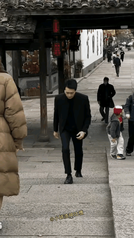 长的帅还是有优势的