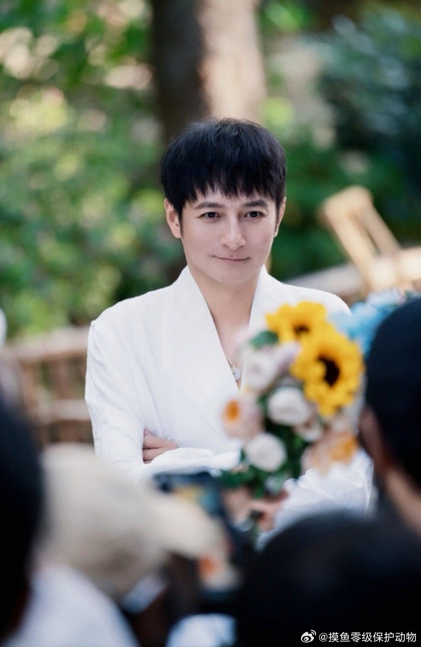 李维嘉录制大侦探 李维嘉来大侦探，节目画风瞬间变了！别人搜证他搜抹布，别人推理他