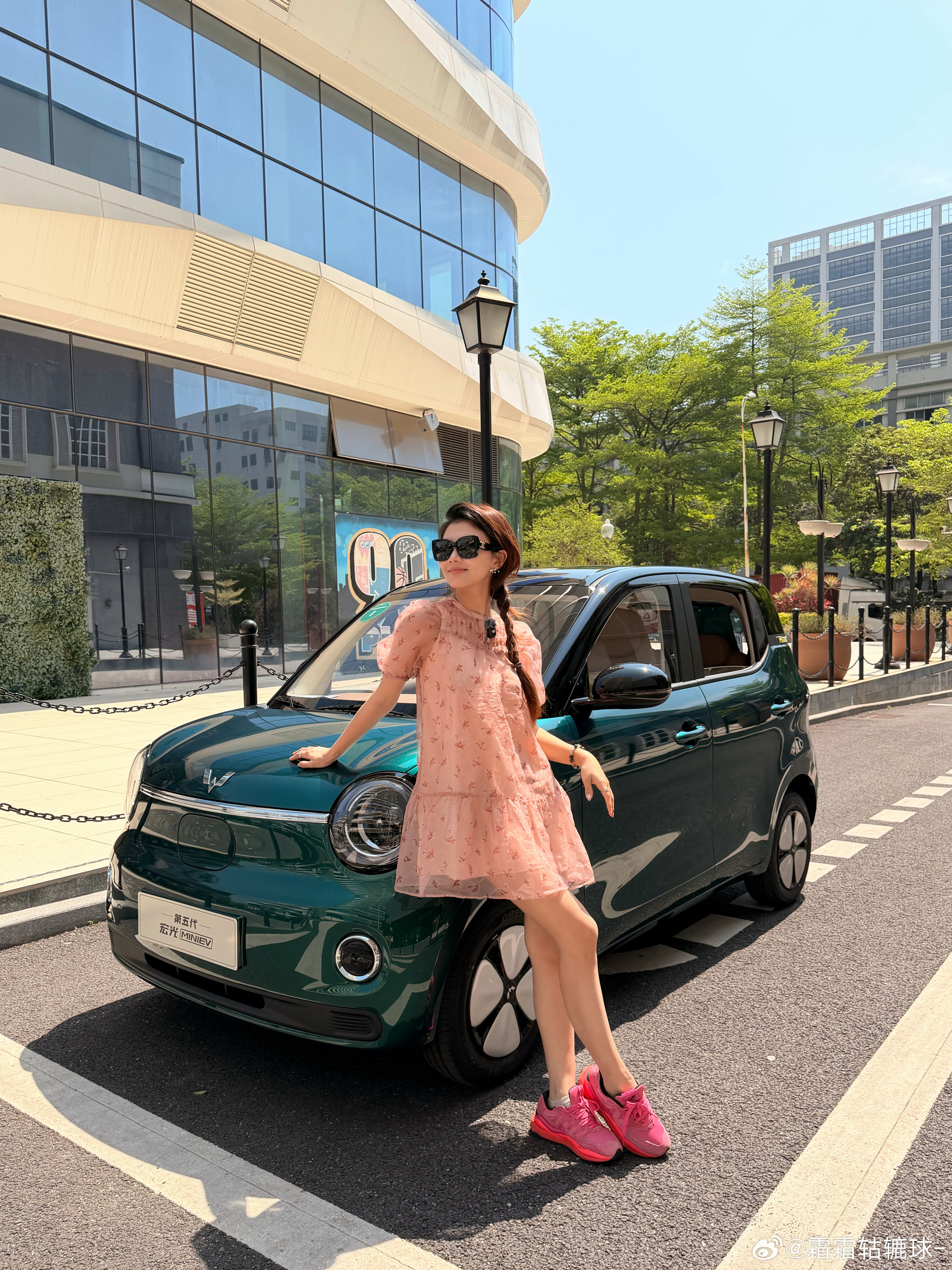 霜霜の新车前线   看着五菱宏光Mini EV一代又一代，但销量一直好啊！试驾了